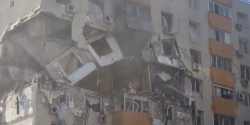 Doi morți și 12 răniți internați la spital în explozia dintr-un bloc din București