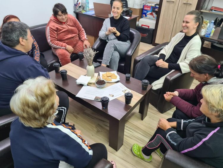 O ceașcă de cafea și o clipă de apropiere la Azilul de noapte din Baia Mare, de  ziua Internațională a Cafelei