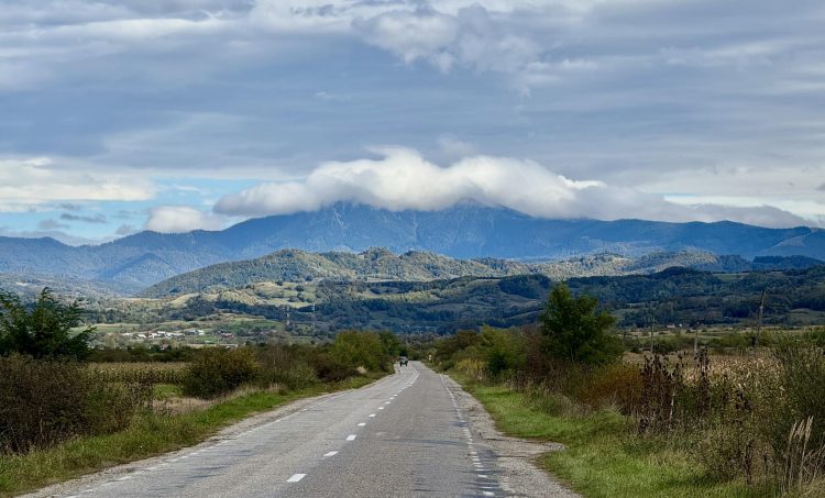 FOARTE CLAR: Țara Lăpușului mai așteaptă asfaltul: drumul Rogoz–Cavnic nu intră în reabilitare până în 2028