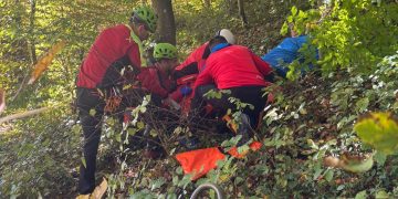 FOTO: Bărbat aflat la cules de ciuperci în zona Usturoiu, recuperat de salvamontiști