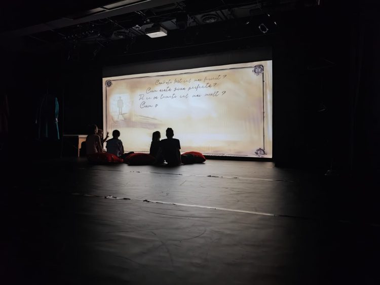 Poftiți la Teatru. Intrarea este liberă!