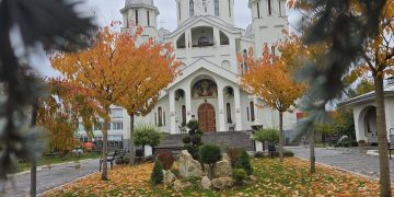 Icoana făcatoare de minuni a Maicii Domnului de la Manastirea Bixad si Moaștele Sfântului NECTARIE DIN EGHINA – vindecătorul de cancer si ocrotitorul copiilor – vor ajunge în BAIA MARE