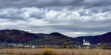 Editorial: România micilor primării — când satul gol are buget, dar n-are oameni