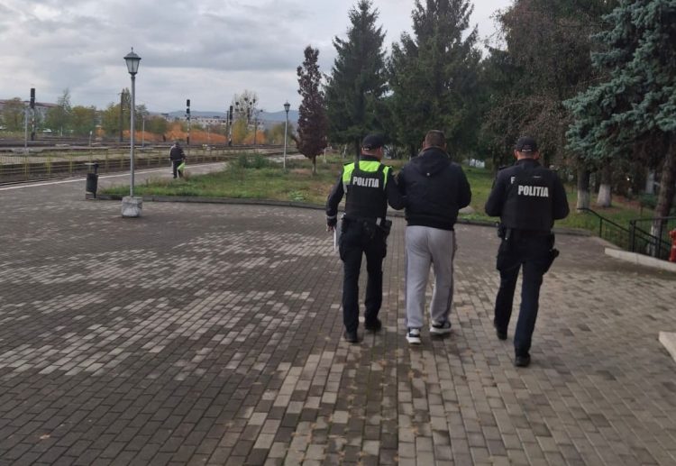 Depistat în Autogara Baia Mare. Urmărit național ajunge după gratii