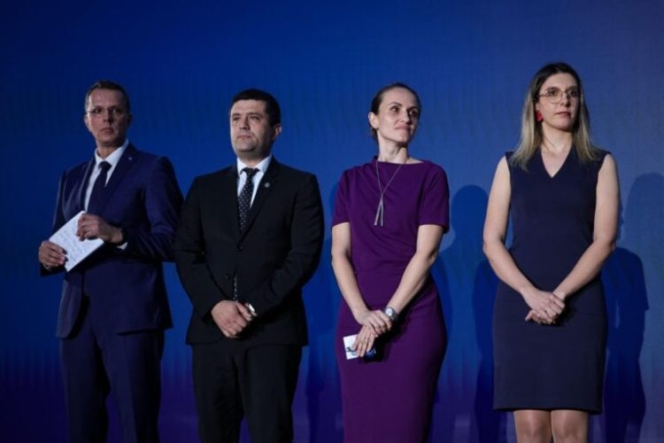 Editorial: Maramureșul salvat de vorbe goale