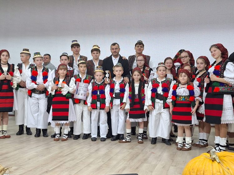 Copiii din Rona de Jos au cucerit inimile juriului la Festivalul Național „Tradiții Lăpușene”!