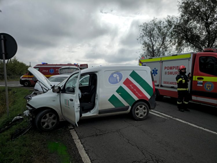 Accident rutier pe strada Europa. Cinci victime au ajuns la spital. Varianta de la Clubul Văcarilor este blocată