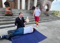 Sesiuni gratuite de instruire dedicate utilizării defibrilatoarelor automate externe (AED), în punctele cheie din Baia Mare