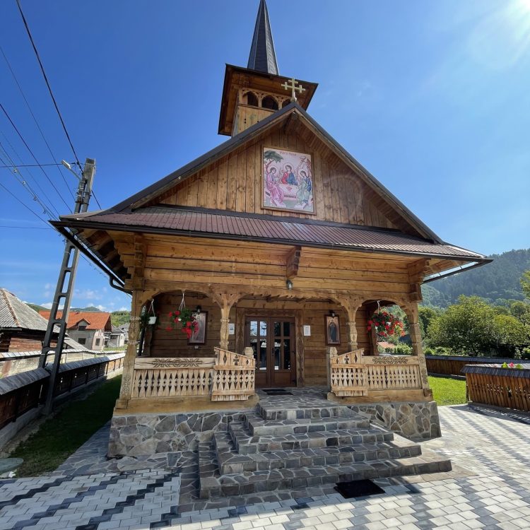 Duminică va fi sfințită Biserica greco-catolică din Rozavlea