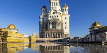 Catedrala Națională stârnește controverse cu puțin timp înainte de sfințirea de duminică
