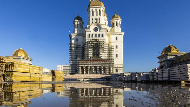 Catedrala Națională stârnește controverse cu puțin timp înainte de sfințirea de duminică