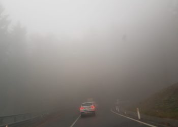 Atenție, șoferi! Vizibilitate redusă din cauza ceții în Pasul Gutâi