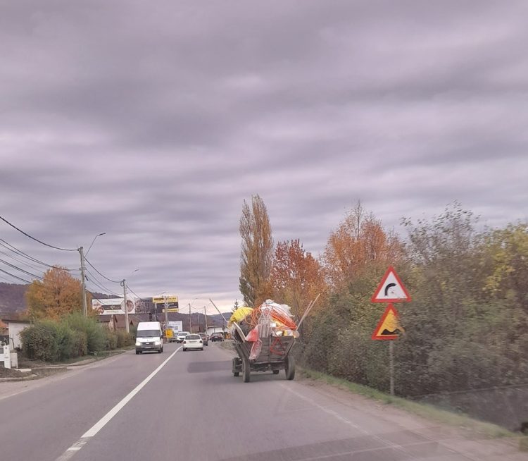 Astăzi, pe DN1C, între Tăuții Măghereuși și dealul Dura, timpul s-a oprit.