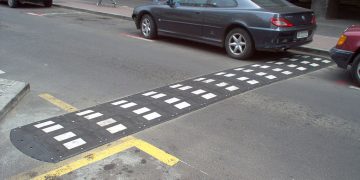 Dispar „bumperele” de pe carosabil în Baia Mare!