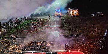 O fermă din Ariniș a luat foc – foto