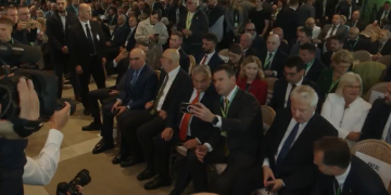 Între gest simbolic și provocare – ce învățăm din scandalul de la Congresul UDMR