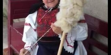 Doliu la Muzeul Județean de Etnografie și Artă Populară. Drum lin spre lumină, tanti Veronica din Suci