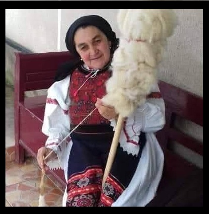 Doliu la Muzeul Județean de Etnografie și Artă Populară. Drum lin spre lumină, tanti Veronica din Suci