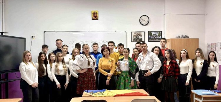 Sărbătorirea Zilei Naționale a României la Liceul Teoretic „Bogdan-Vodă”