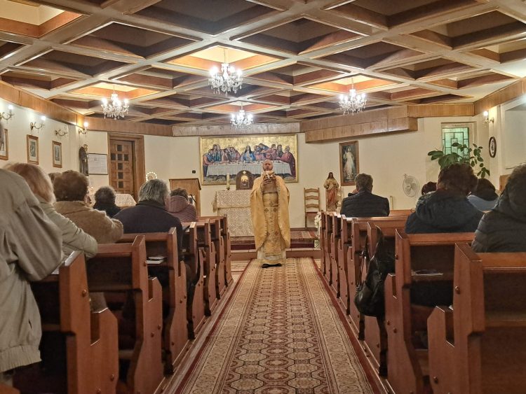 Reuniunea Mariană „Regina Cerului”, moment de reculegere și rugăciune în Parohia „Sfânta Cruce” Baia Mare