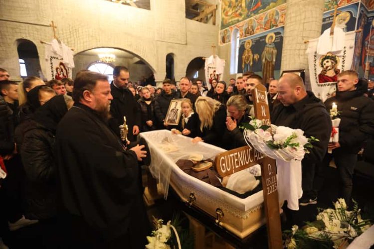 Tânărul seminarist Alexandru Nicușor Guțeniuc, condus pe ultimul drum pământesc