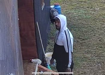 Atenţie! Un bărbat suspect intră în curţile locuitorilor din Săcălăşeni