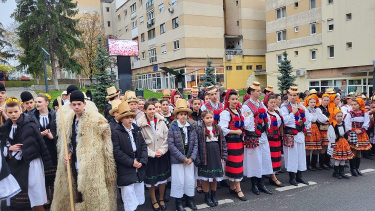 Ansamblul de copii „Coconii Maramureșului”, două locuri I la Festivalul Interjudețean de Folclor „Dragu-mi-i cântu și jocu” de la Tășnad