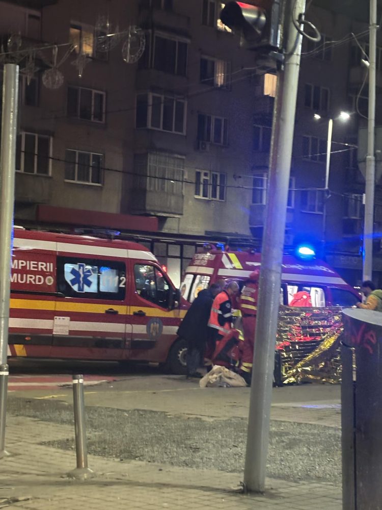 VIDEO: Bărbat resuscitat pe stradă lângă Hotel Rivulus