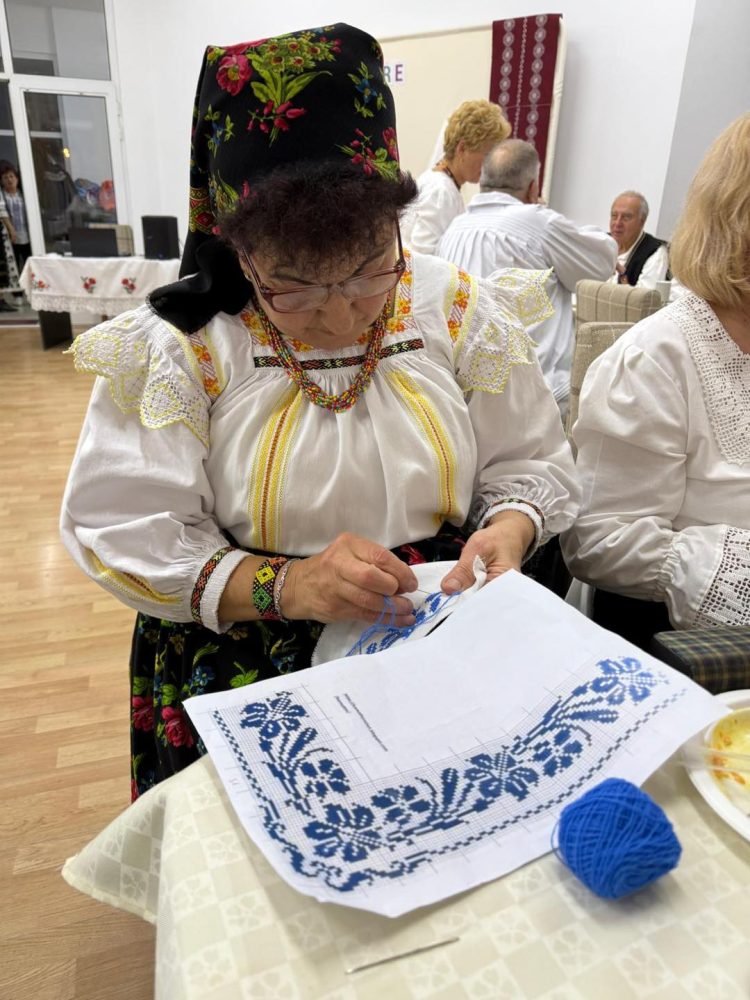 FOTO: Seniorii băimăreni readuc la viață farmecul vechilor tradiții