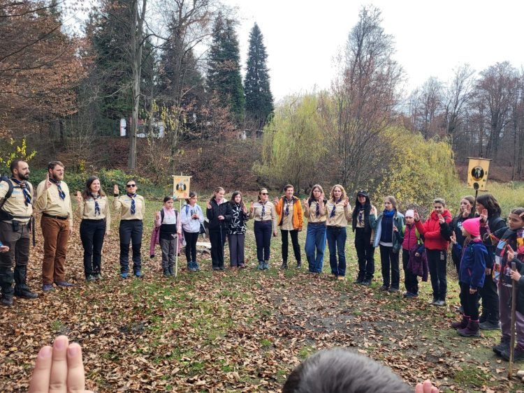 Invitație la o seară solemnă lansată de Cercetașii Maramureșului