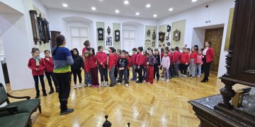 Ceasuri, clepsidre și istorie. Elevii de la Liceul Internațional Baia Mare, exploratori ai timpului la Muzeul Județean de Istorie
