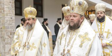 FOTO: Maramureșenii, prezenți la proclamarea locală a canonizării Sfântului Cuvios Mărturisitor Arsenie de la Prislop