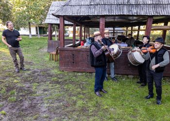 Charley Ottley, realizatorul „Wild Carpathia”, devine oficial cetățean român. Legături puternice cu Maramureșul și cu promovarea României autentice