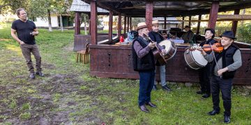 Charley Ottley, realizatorul „Wild Carpathia”, devine oficial cetățean român. Legături puternice cu Maramureșul și cu promovarea României autentice