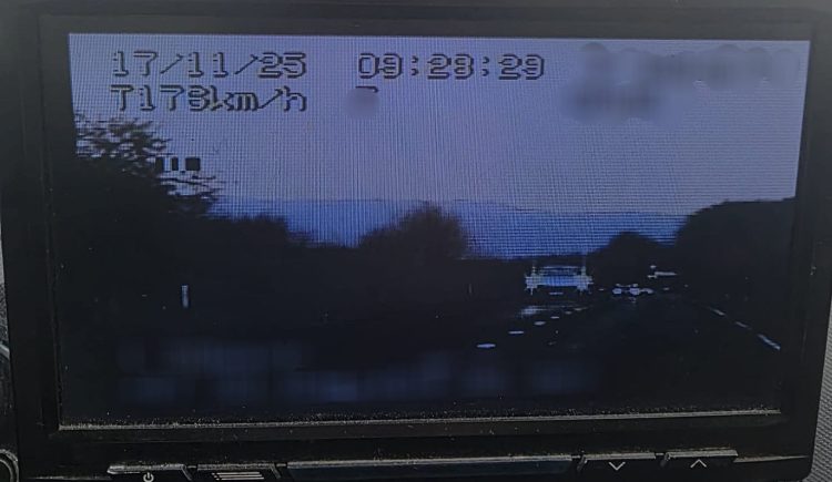 Permis suspendat 120 de zile după o cursă nebună cu 176 km/h pe DN1C