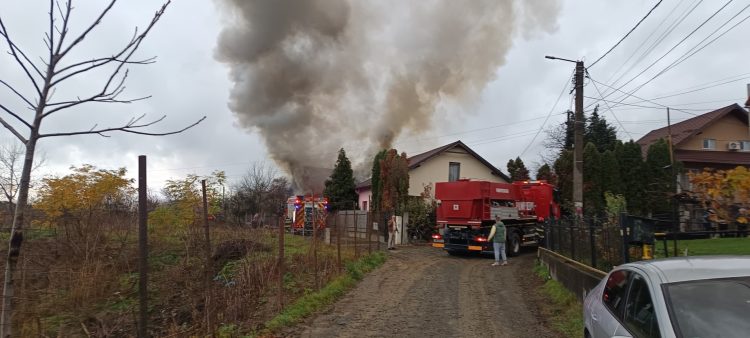 FOTO: Incendiu de proporții în Baia Sprie