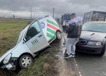 Impact între două autovehicule în Baia Mare – foto