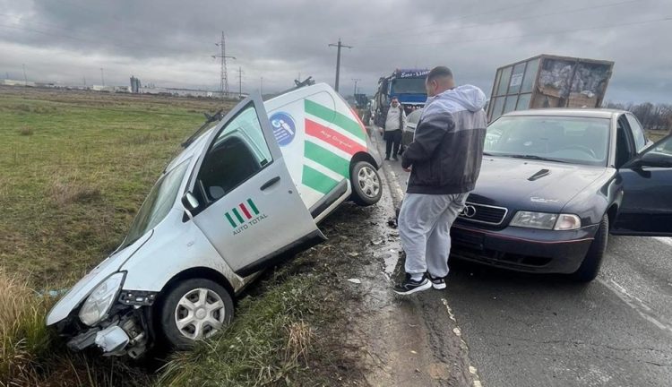 Impact între două autovehicule în Baia Mare – foto