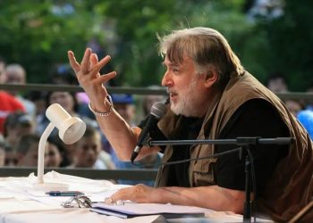 15 ani de la moartea lui Adrian Păunescu, poetul care a scris istorie prin Cenaclul „Flacăra”