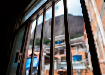 Minor din Sighetu Marmației, arestat la domiciliu după o serie de furturi din autoturisme