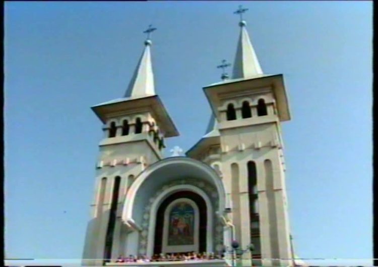 Hramul Catedralei „Sfinții Arhangheli Mihail și Gavriil”, prilej de rugăciune și binecuvântare la Sighetu Marmației