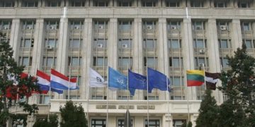 Moșteanu a demisionat din fruntea Ministerului Apărării, după scandalul privind studiile sale. Trei nume sunt deja vehiculate pentru a prelua portofoliul Apărării 