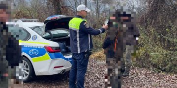 Urmărire în trafic la Sighetu Marmației. S-a ales cu dosar penal după ce nu a oprit la semnalul polițiștilor