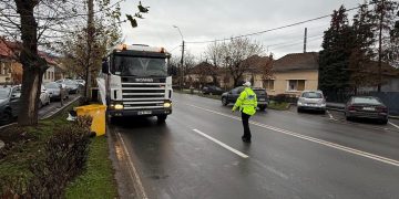 Polițiștii locali din Baia Mare au verificat respectarea tonajului pentru protejarea infrastructurii rutiere