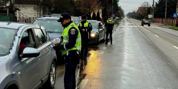 Poliţiştii acţionează pentru respectarea regulilor de circulație: 90 de autovehicule au fost verificate