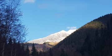 Vreme capricioasă în Maramureș. Ploi și lapoviță, urmate de încălzire