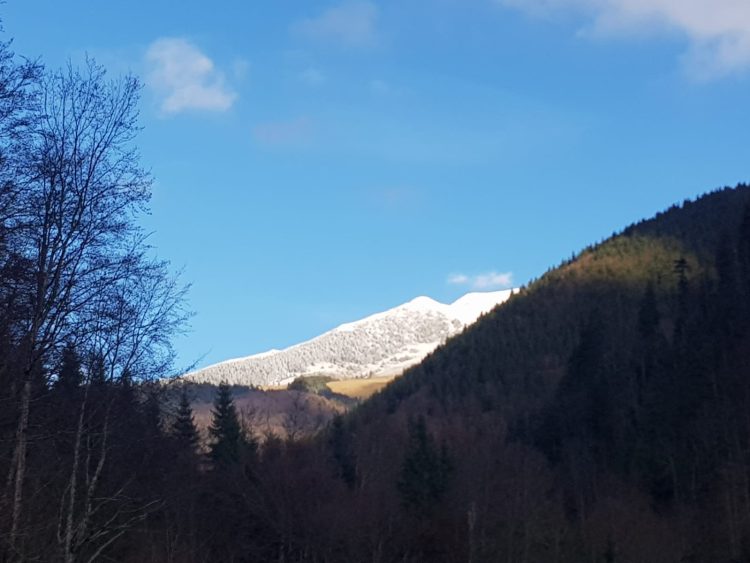 Vreme capricioasă în Maramureș. Ploi și lapoviță, urmate de încălzire