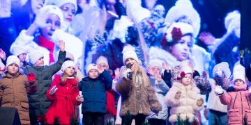 Copiii de la INSIEME MUSIC SCHOOL aduc magia Crăciunului în Baia Mare