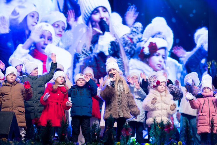 Copiii de la INSIEME MUSIC SCHOOL aduc magia Crăciunului în Baia Mare