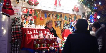 FOTO: Târg Caritabil de Crăciun din Parcul Mara